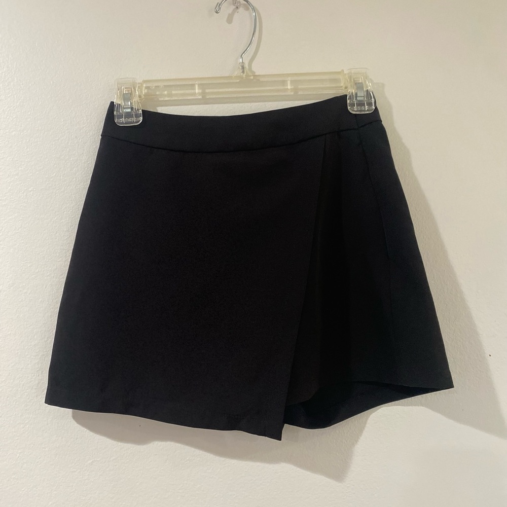 Sincerely Jules Elegant Black Skort